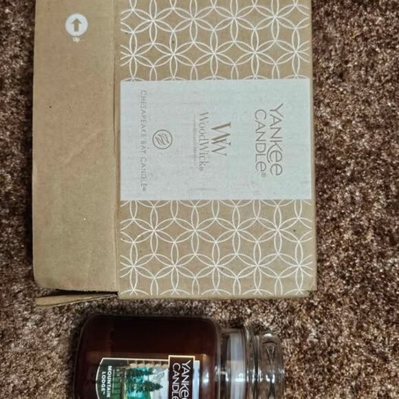 NEW Yankee Candle Mountain Lodge Jar 22oz - Picture 1 of 3